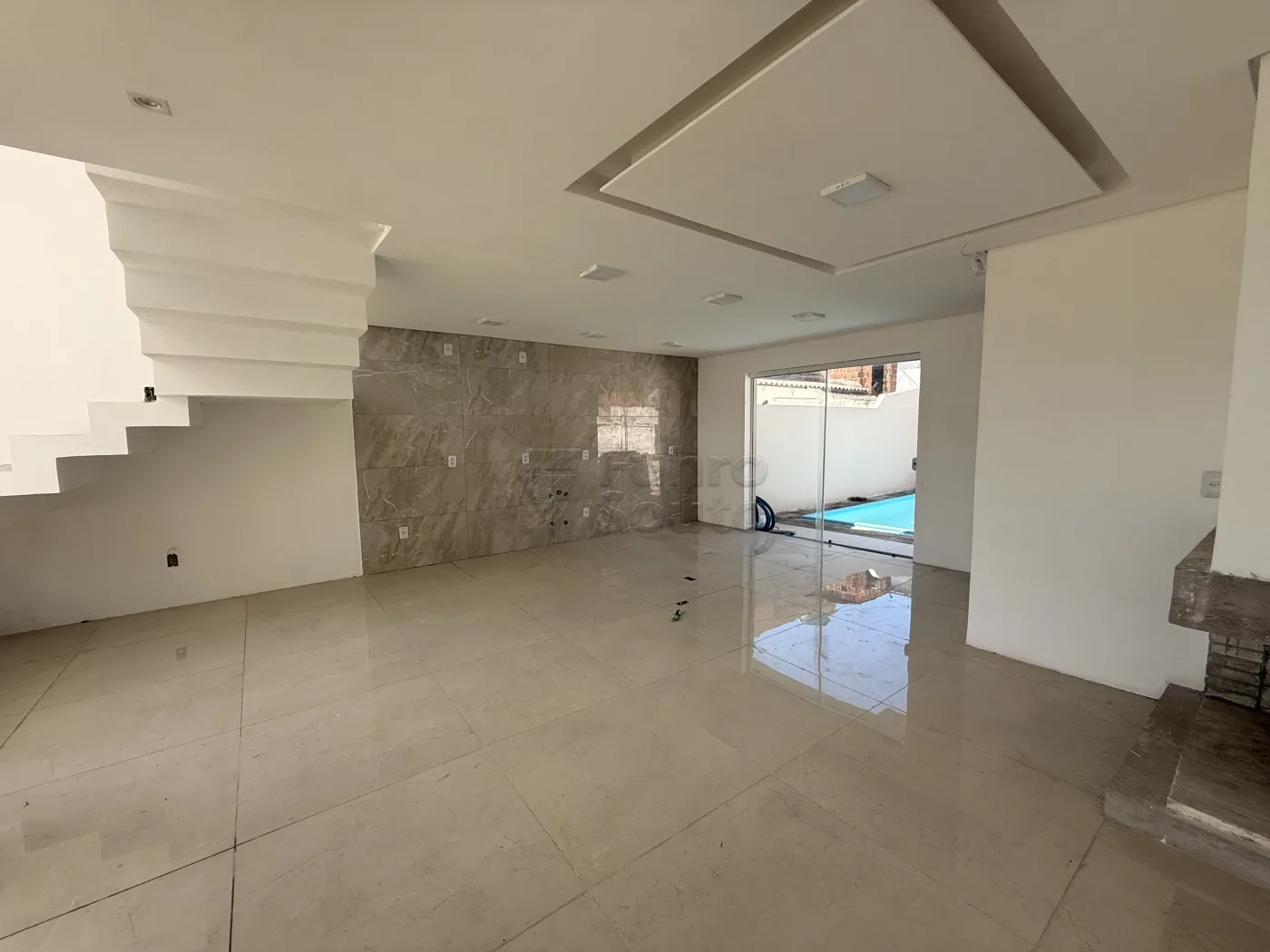 Alugar Casa / Padr&atilde;o em Pelotas R$ 99.999,00 - Foto 2