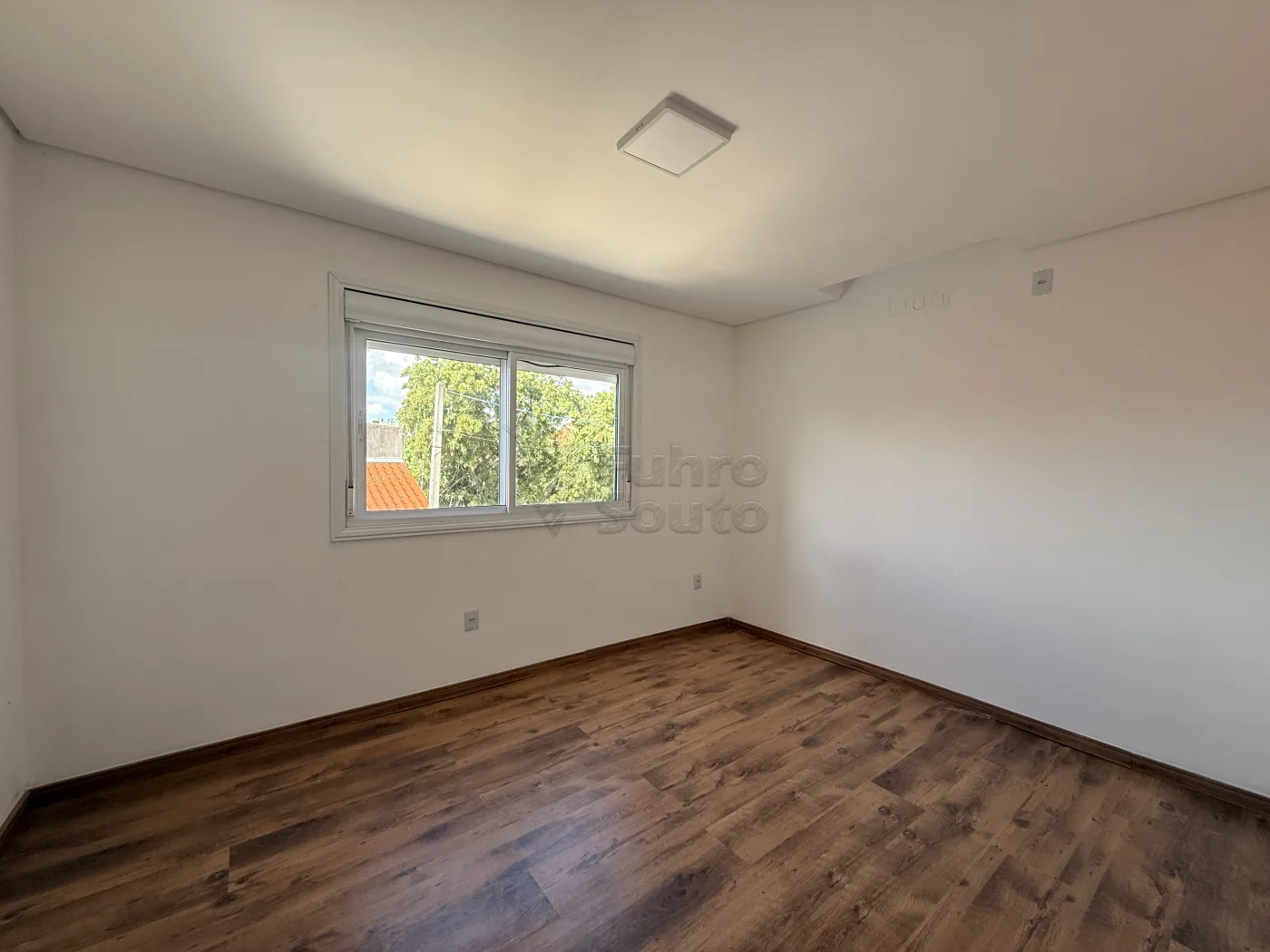 Alugar Casa / Padr&atilde;o em Pelotas R$ 99.999,00 - Foto 6