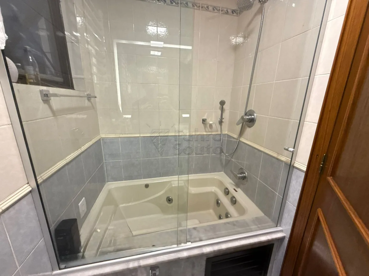 Alugar Apartamento / Padr&atilde;o em Pelotas R$ 1.750,00 - Foto 10