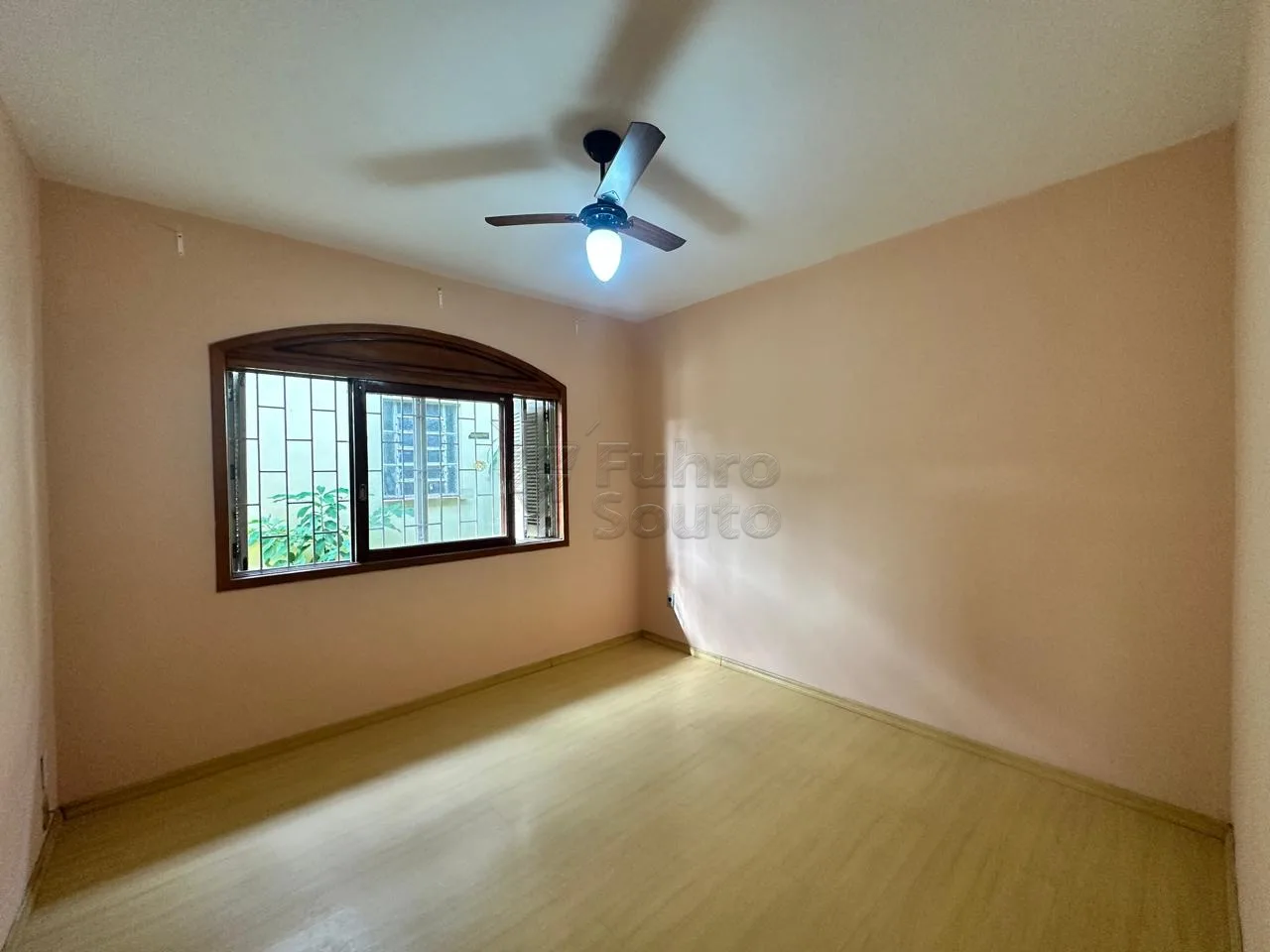 Alugar Casa / Padr&atilde;o em Pelotas R$ 99.999,00 - Foto 7