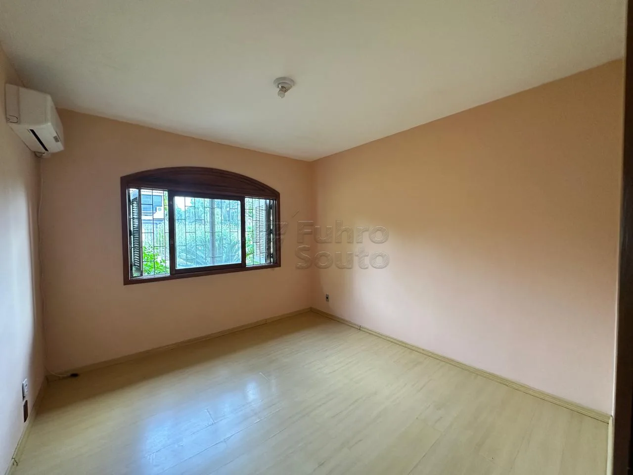 Alugar Casa / Padr&atilde;o em Pelotas R$ 99.999,00 - Foto 8