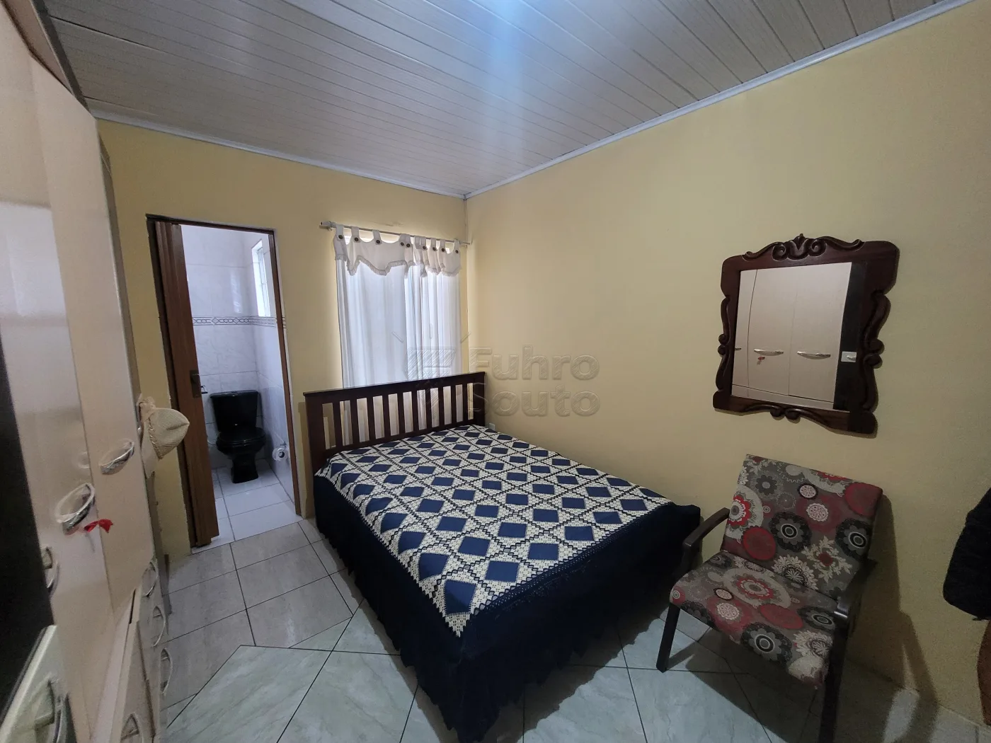 Alugar Casa / Padr&atilde;o em Pelotas R$ 1.100,00 - Foto 7