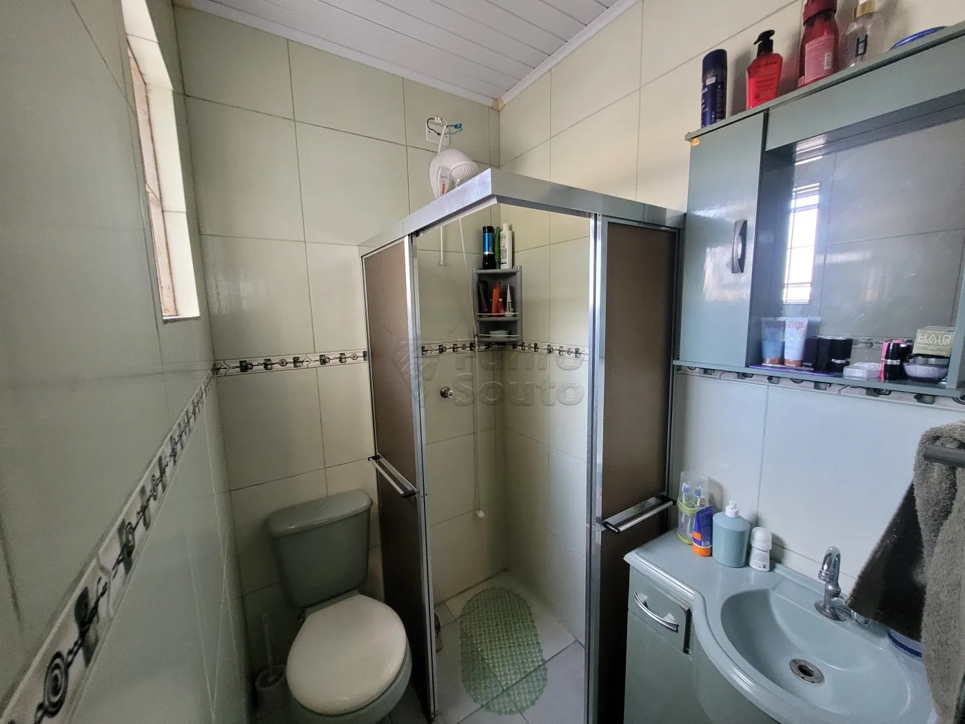 Alugar Casa / Padr&atilde;o em Pelotas R$ 1.100,00 - Foto 12