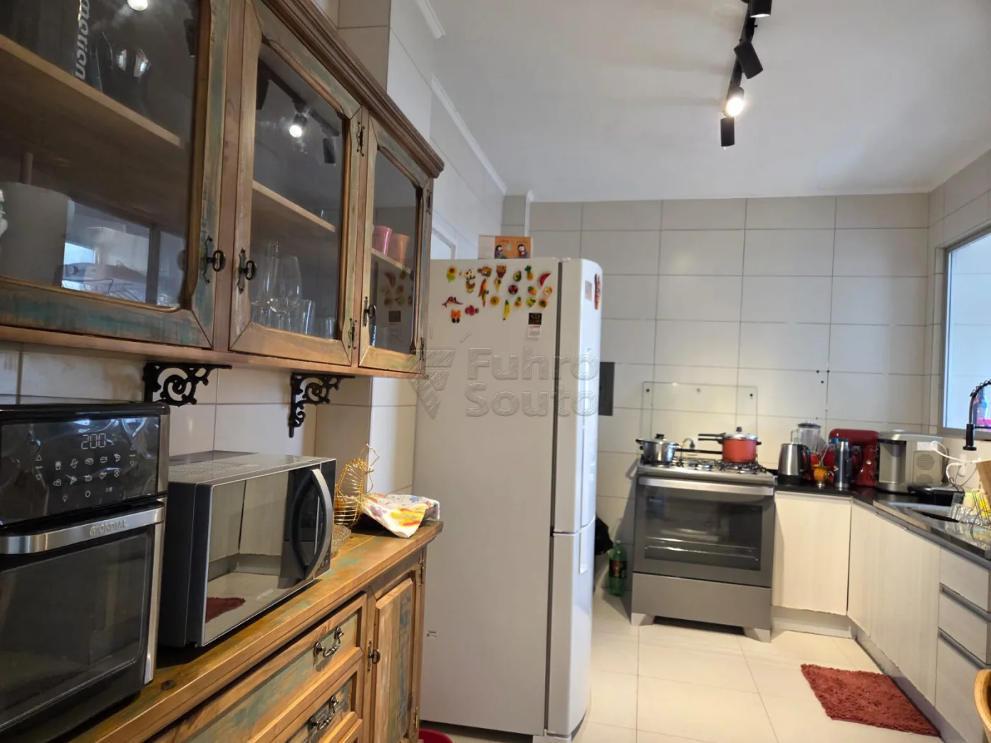 Alugar Apartamento / Padr&atilde;o em Pelotas R$ 1.800,00 - Foto 6