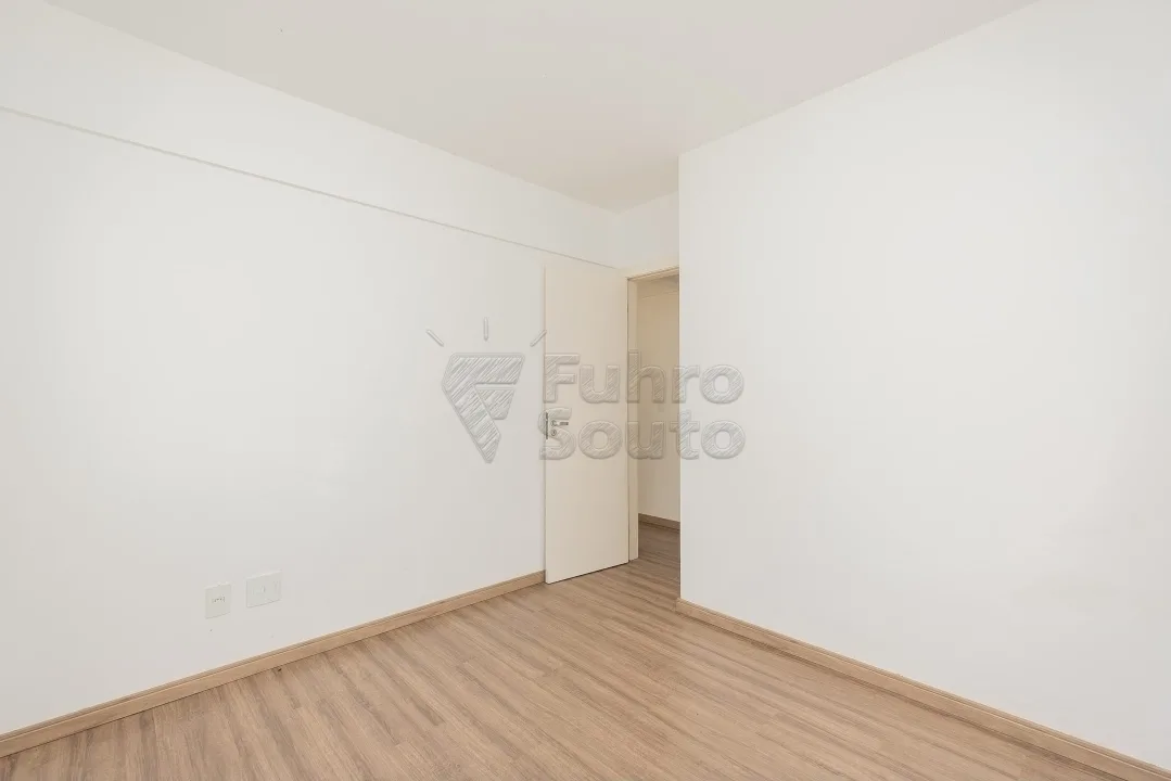 Alugar Apartamento / Padr&atilde;o em Pelotas R$ 1.700,00 - Foto 4