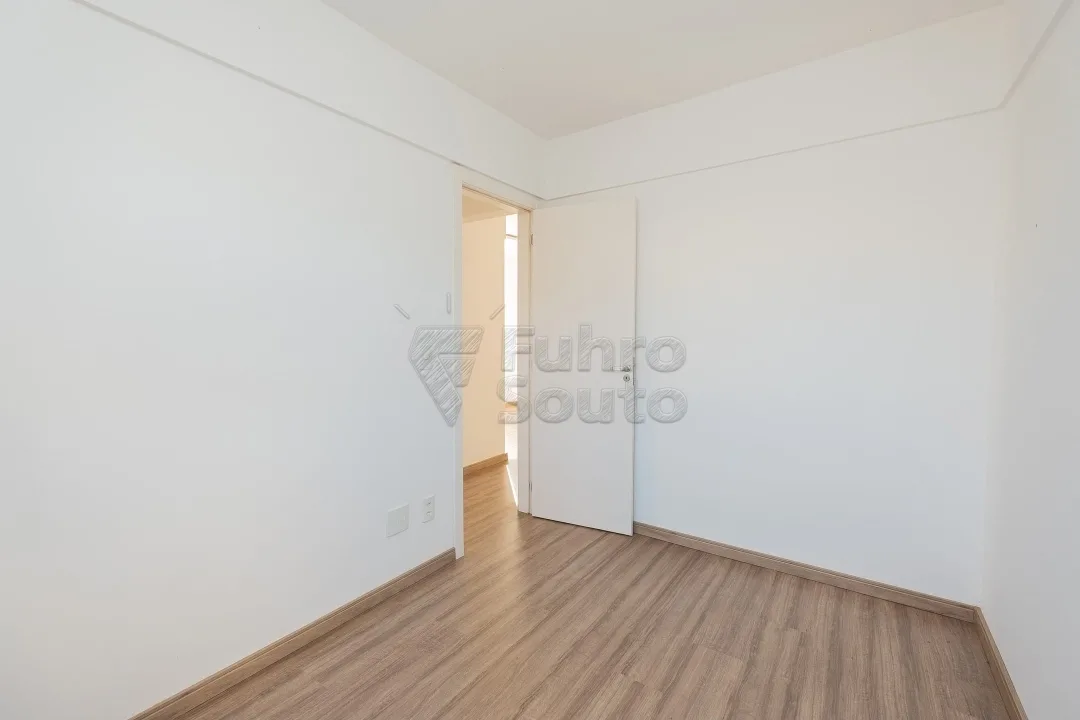 Alugar Apartamento / Padr&atilde;o em Pelotas R$ 1.700,00 - Foto 5
