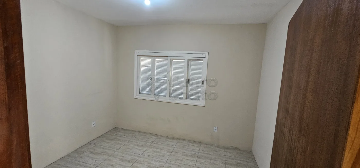 Alugar Apartamento / Padr&atilde;o em Pelotas R$ 950,00 - Foto 4
