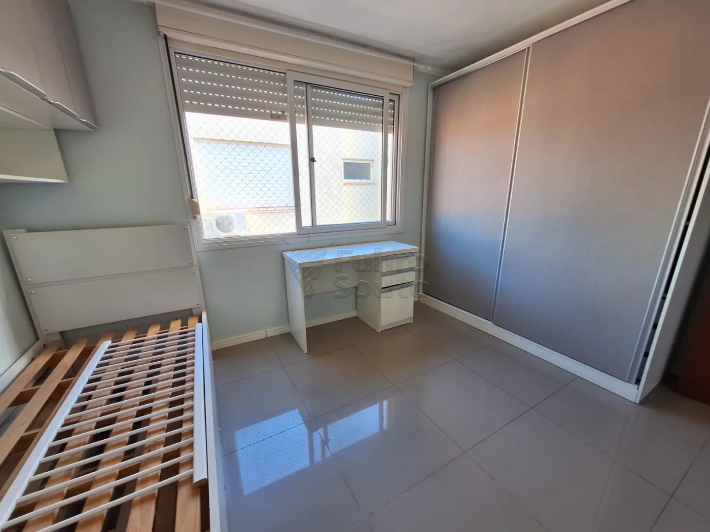 Comprar Apartamento / Padr&atilde;o em Pelotas R$ 450.000,00 - Foto 6
