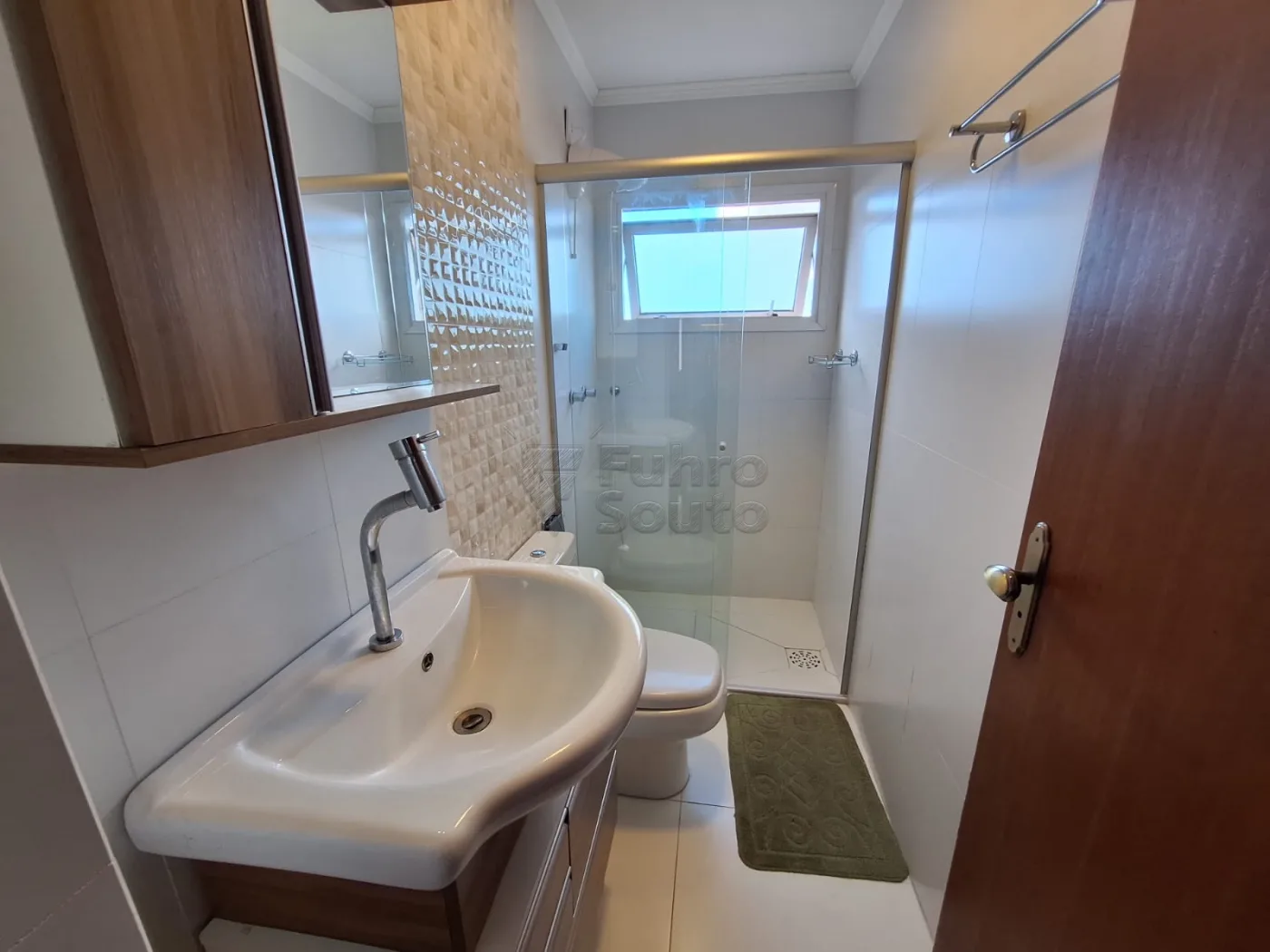 Comprar Apartamento / Padr&atilde;o em Pelotas R$ 450.000,00 - Foto 10