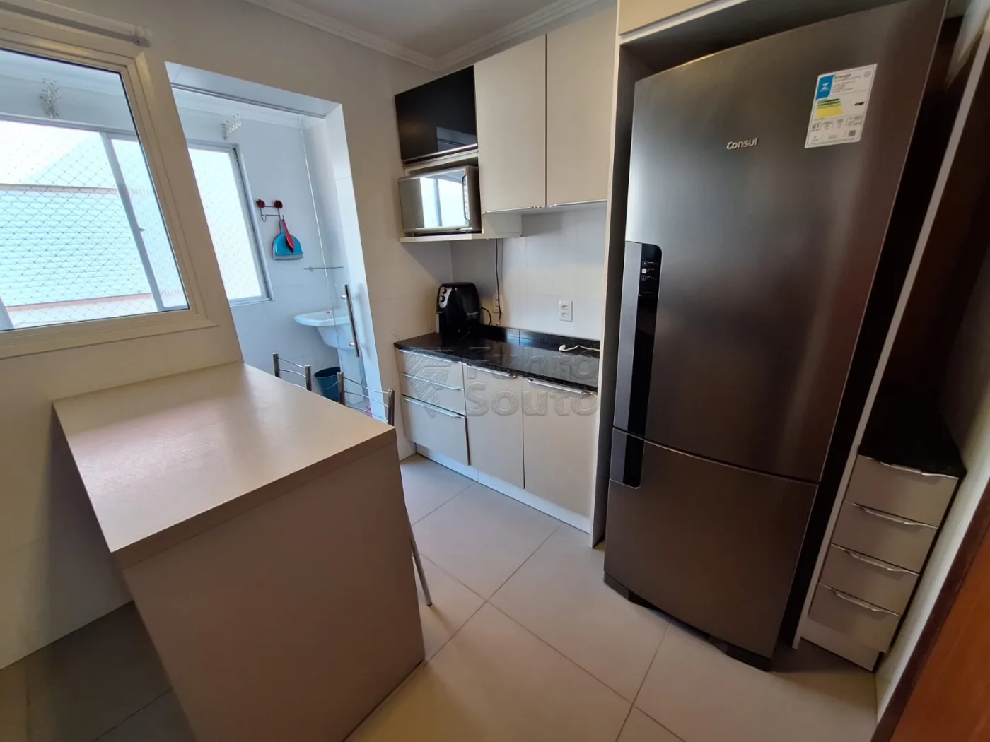 Comprar Apartamento / Padr&atilde;o em Pelotas R$ 450.000,00 - Foto 5