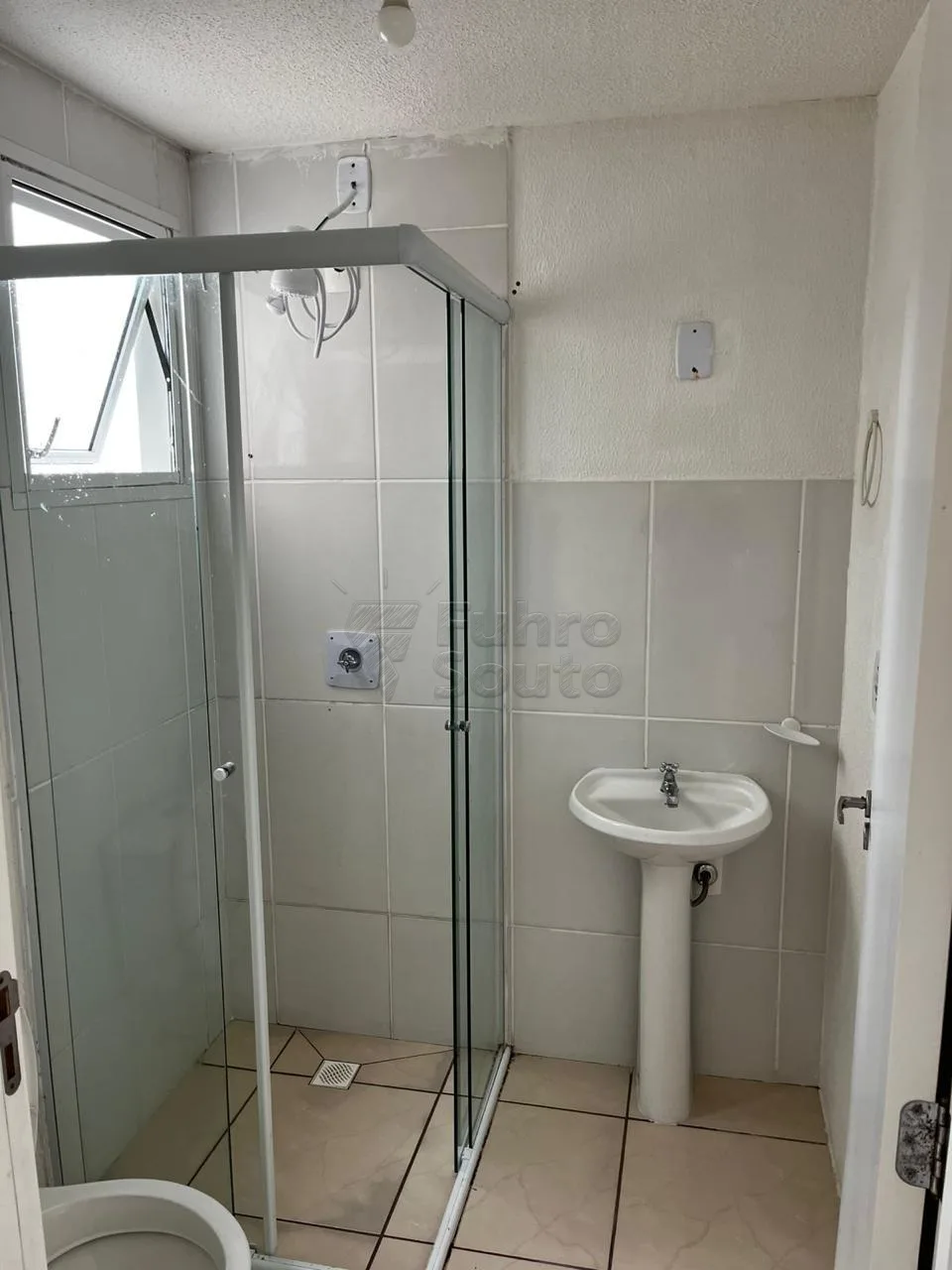 Alugar Apartamento / Padr&atilde;o em Pelotas R$ 587,00 - Foto 5