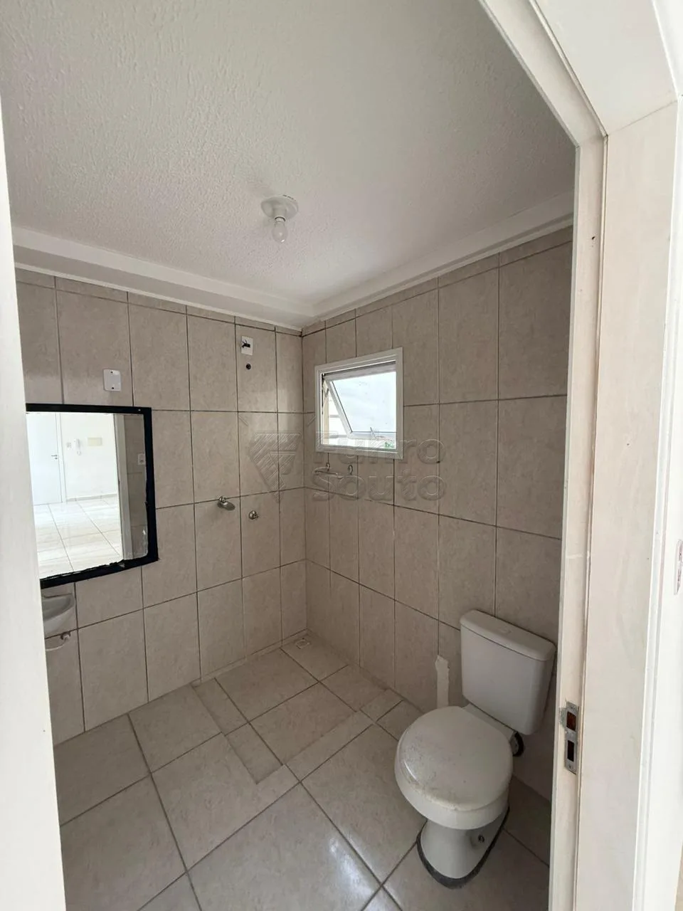 Alugar Apartamento / Padr&atilde;o em Pelotas R$ 450,00 - Foto 4