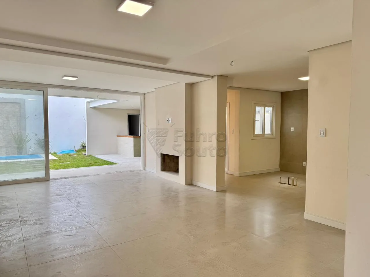 Comprar Casa / Padr&atilde;o em Pelotas R$ 1.590.000,00 - Foto 1
