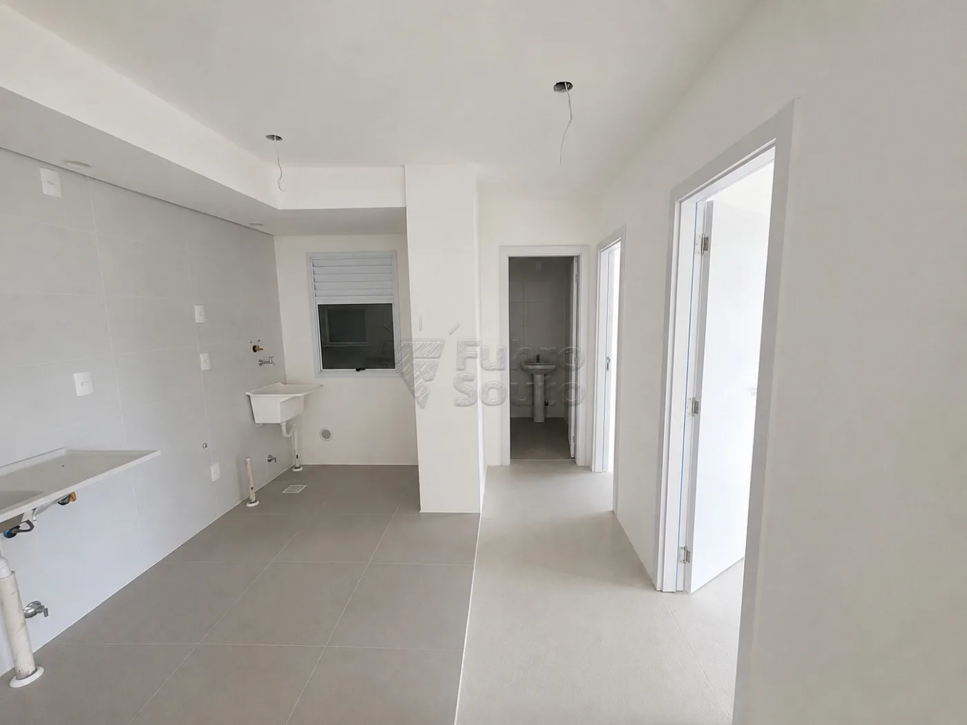Alugar Apartamento / Padr&atilde;o em Pelotas R$ 1.200,00 - Foto 2