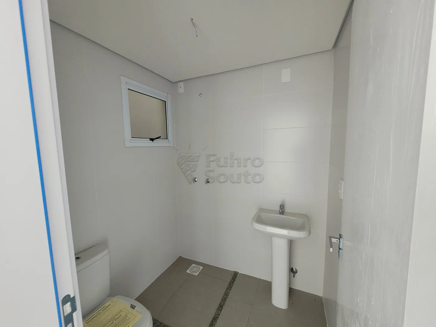 Alugar Apartamento / Padr&atilde;o em Pelotas R$ 1.200,00 - Foto 5