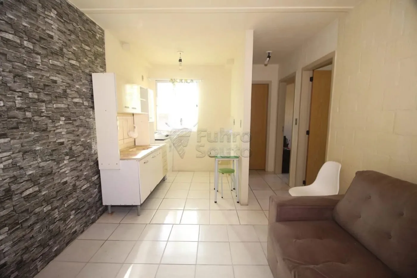 Alugar Apartamento / Padr&atilde;o em Pelotas R$ 850,00 - Foto 2