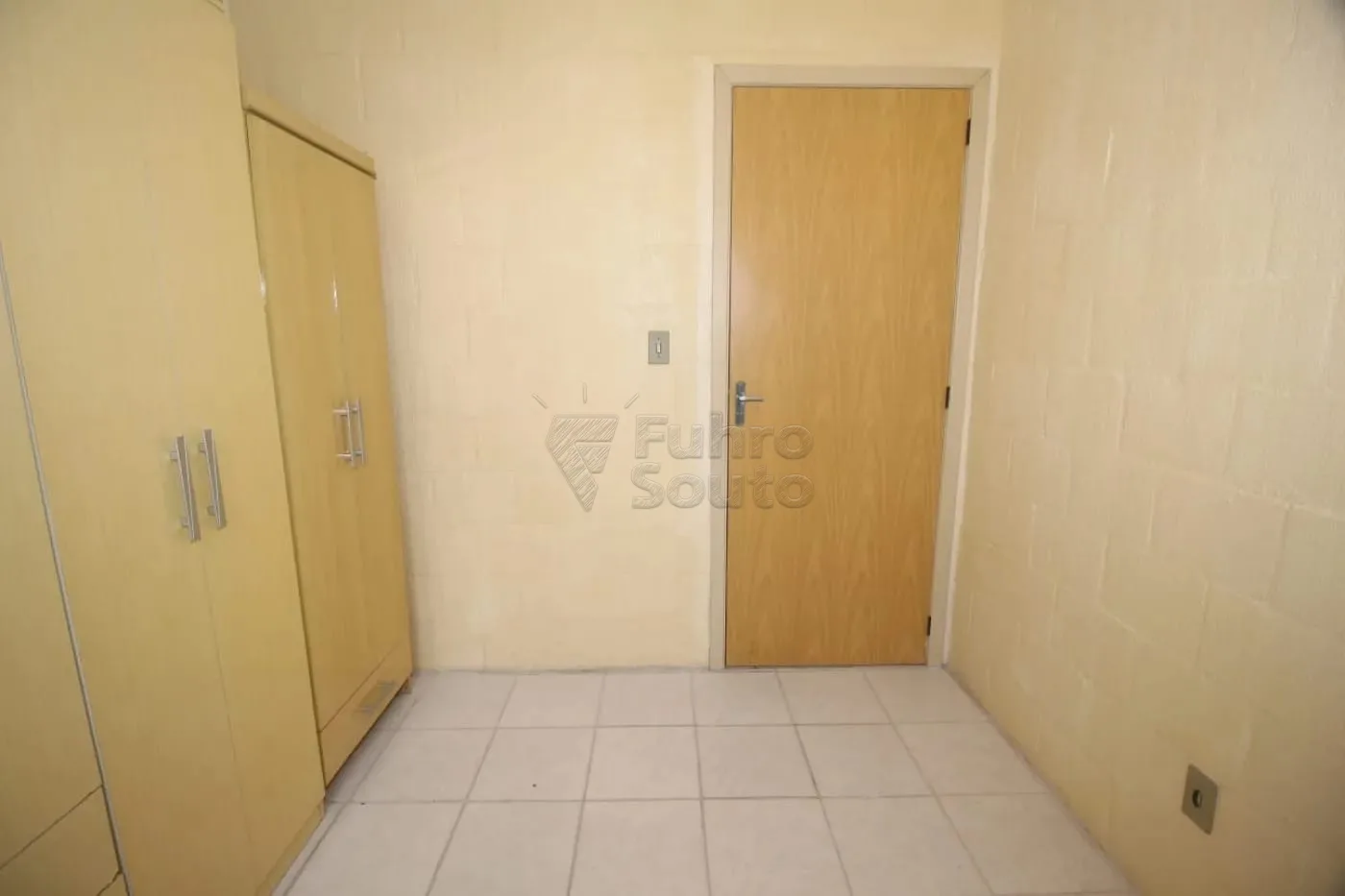 Alugar Apartamento / Padr&atilde;o em Pelotas R$ 850,00 - Foto 5