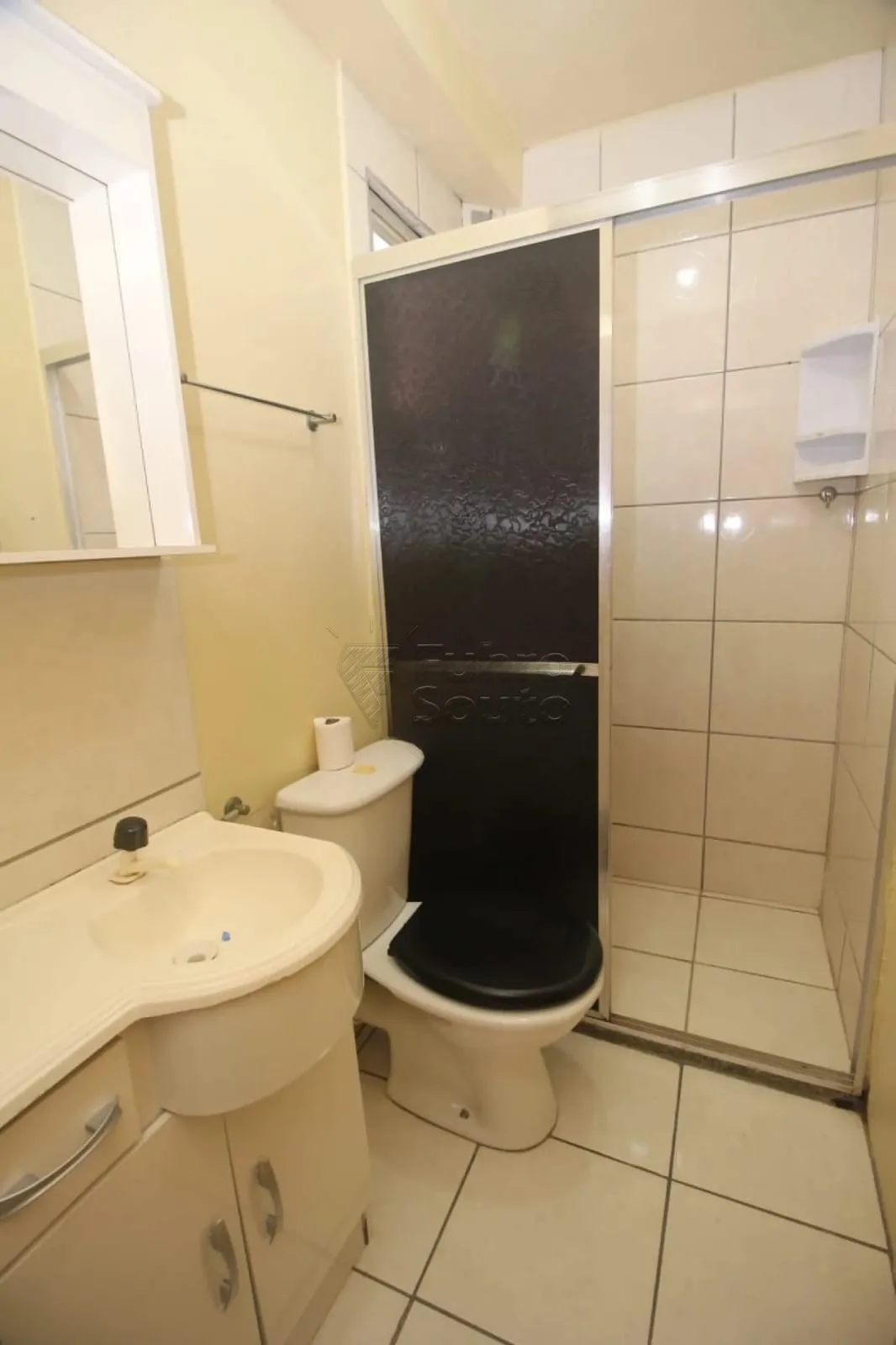 Alugar Apartamento / Padr&atilde;o em Pelotas R$ 850,00 - Foto 6