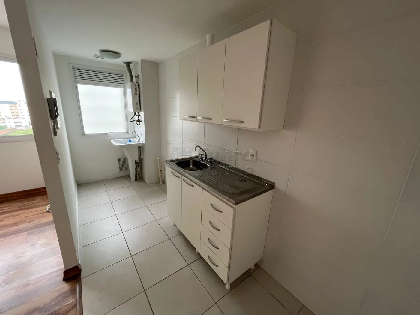 Alugar Apartamento / Padr&atilde;o em Pelotas R$ 1.700,00 - Foto 3