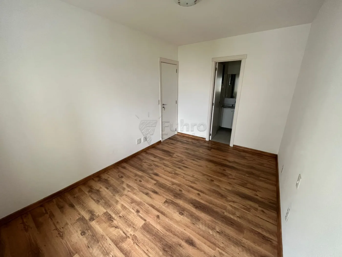 Alugar Apartamento / Padr&atilde;o em Pelotas R$ 1.700,00 - Foto 6
