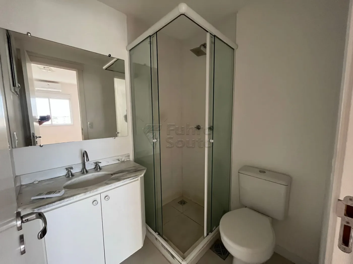 Alugar Apartamento / Padr&atilde;o em Pelotas R$ 1.700,00 - Foto 9