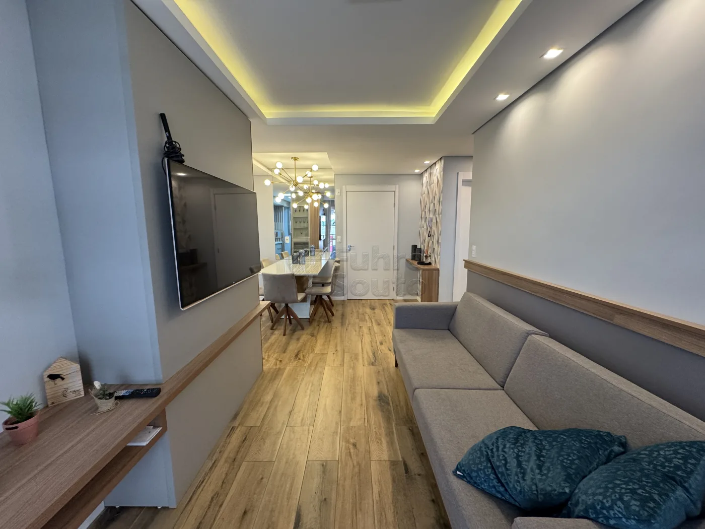 Comprar Apartamento / Padr&atilde;o em Pelotas R$ 450.000,00 - Foto 3