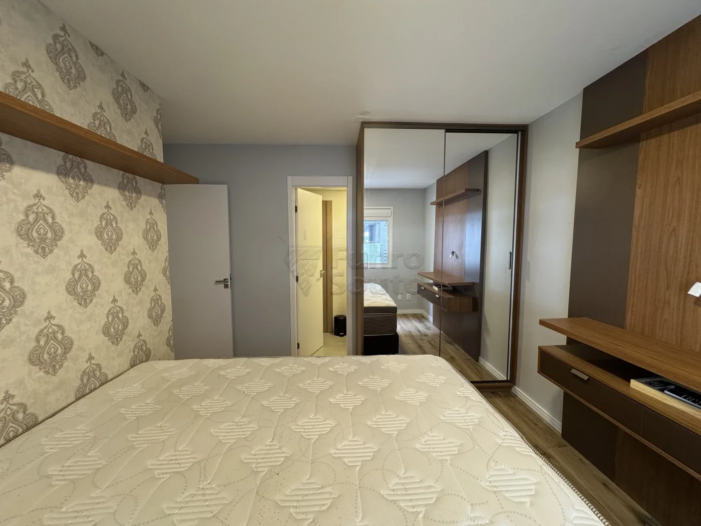 Comprar Apartamento / Padr&atilde;o em Pelotas R$ 450.000,00 - Foto 9