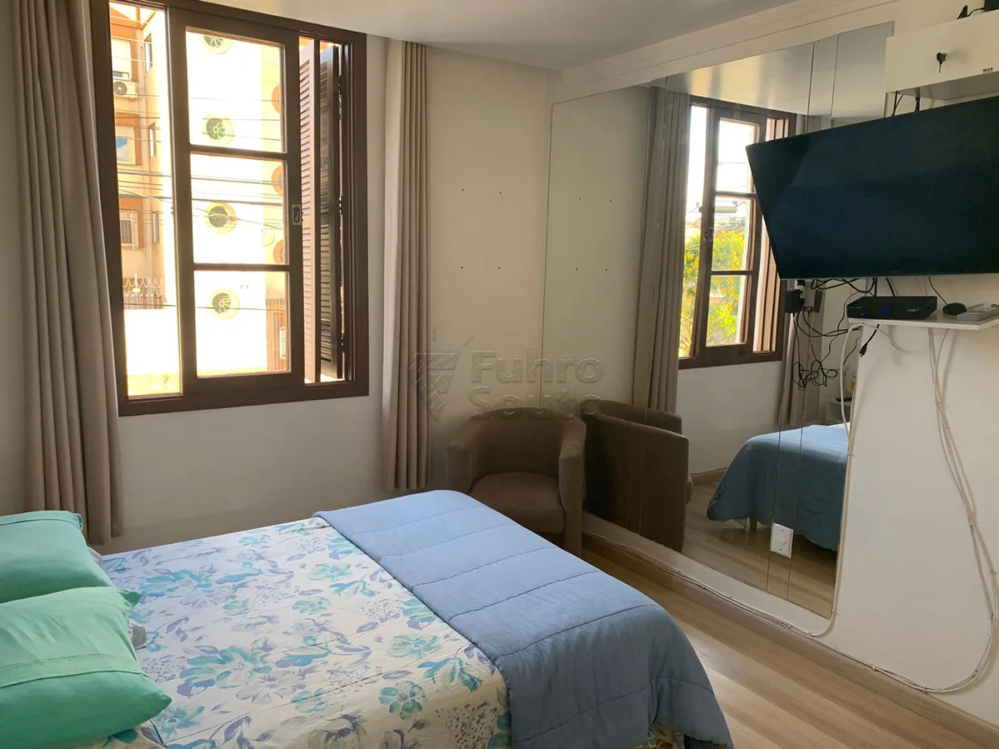 Comprar Casa / Padr&atilde;o em Pelotas R$ 800.000,00 - Foto 8