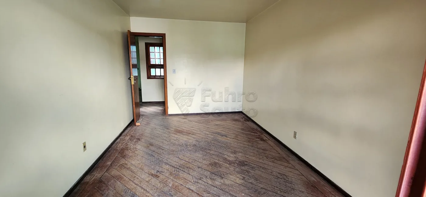 Comprar Casa / Padr&atilde;o em Pelotas R$ 650.000,00 - Foto 1