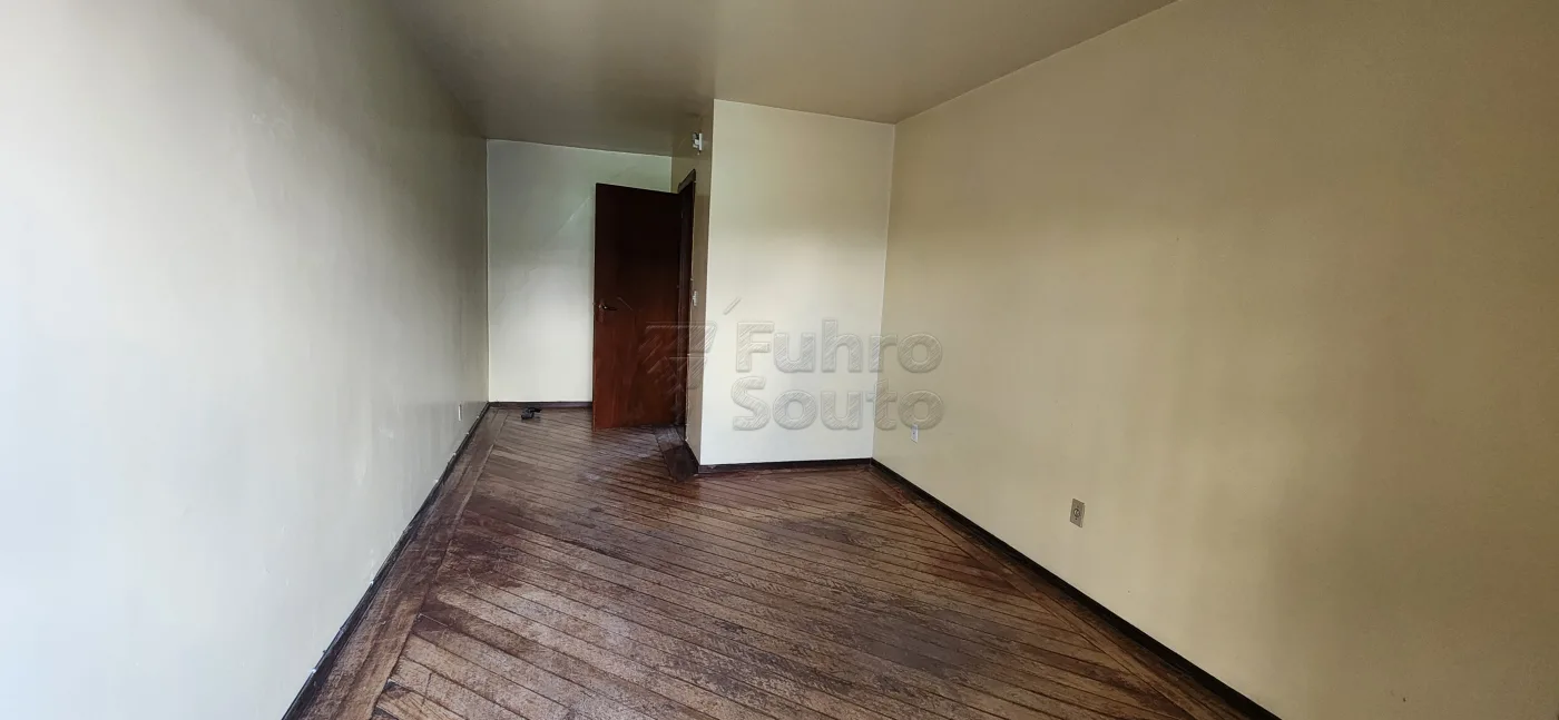 Comprar Casa / Padr&atilde;o em Pelotas R$ 650.000,00 - Foto 8
