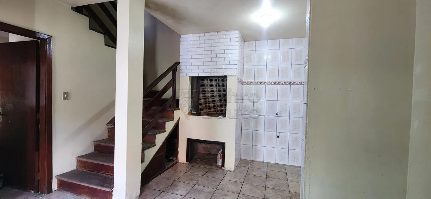 Comprar Casa / Padr&atilde;o em Pelotas R$ 650.000,00 - Foto 5
