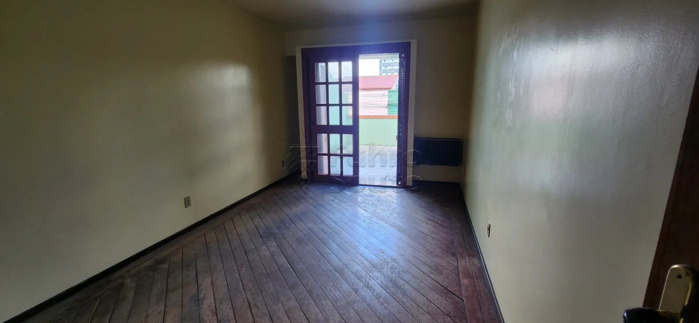 Comprar Casa / Padr&atilde;o em Pelotas R$ 650.000,00 - Foto 10