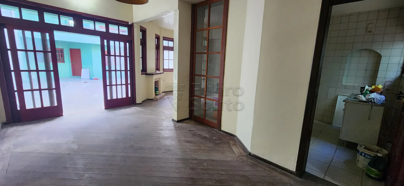 Comprar Casa / Padr&atilde;o em Pelotas R$ 650.000,00 - Foto 12