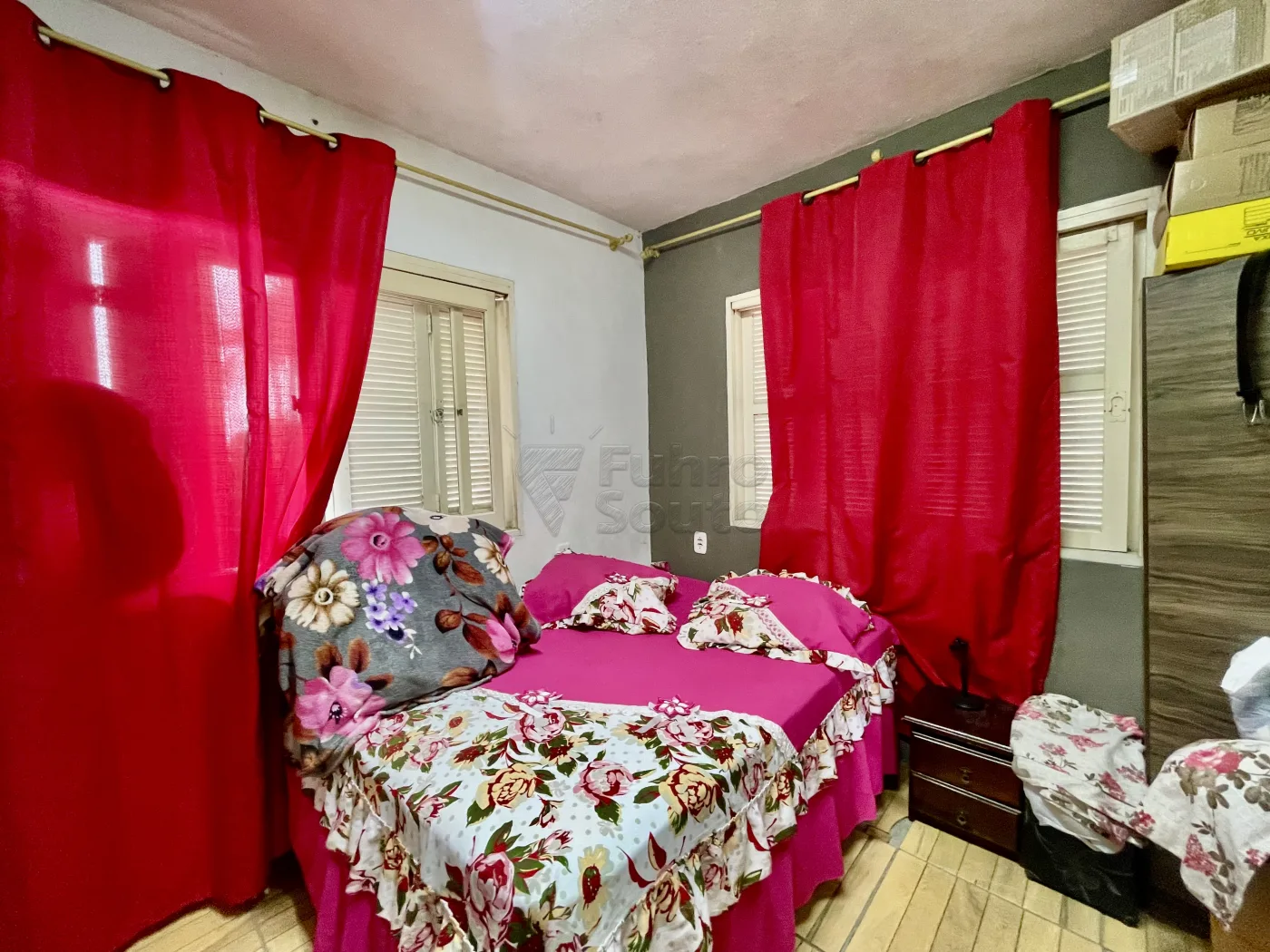 Comprar Casa / Padr&atilde;o em Pelotas R$ 390.000,00 - Foto 4