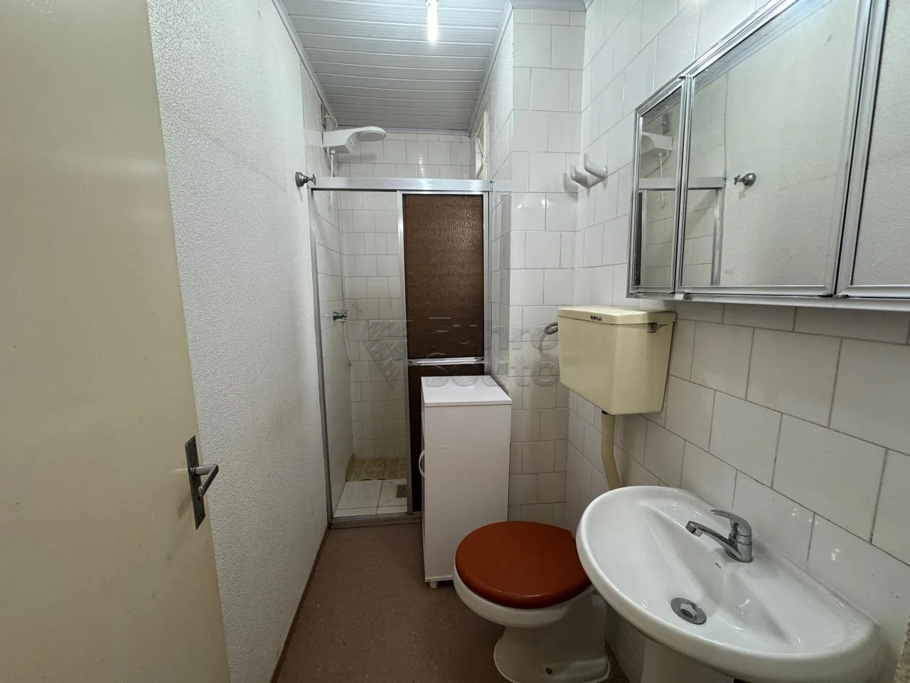 Comprar Apartamento / Padr&atilde;o em Pelotas R$ 140.000,00 - Foto 4