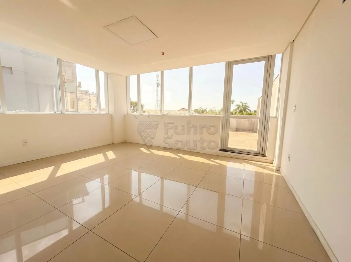 Comprar Comercial / Sala em Condom&iacute;nio em Pelotas R$ 550.000,00 - Foto 1