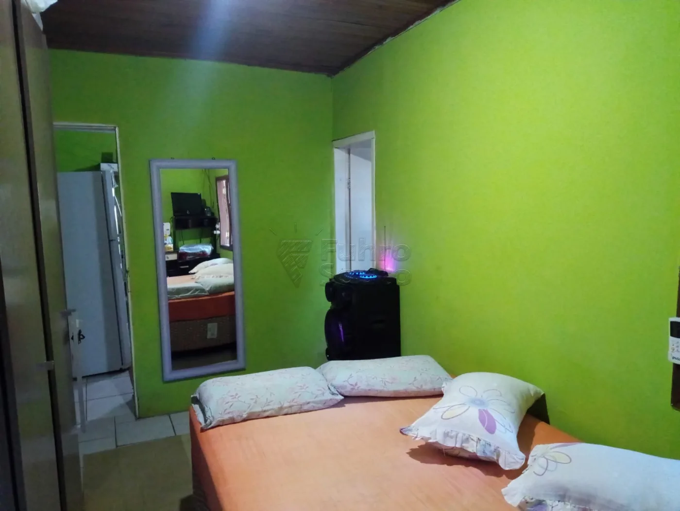 Comprar Casa / Padr&atilde;o em Pelotas R$ 230.000,00 - Foto 4