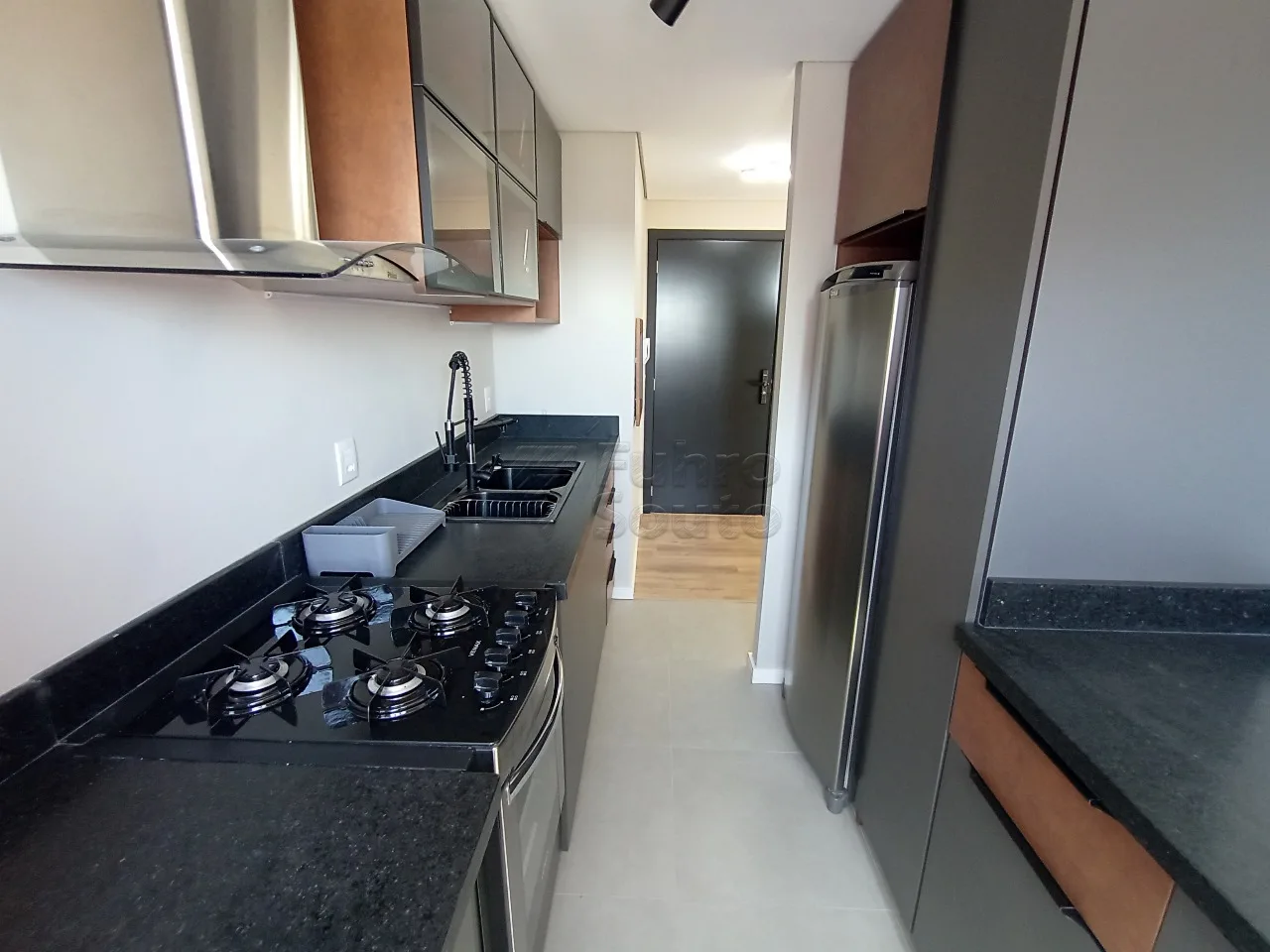 Comprar Apartamento / Padr&atilde;o em Pelotas R$ 675.000,00 - Foto 3