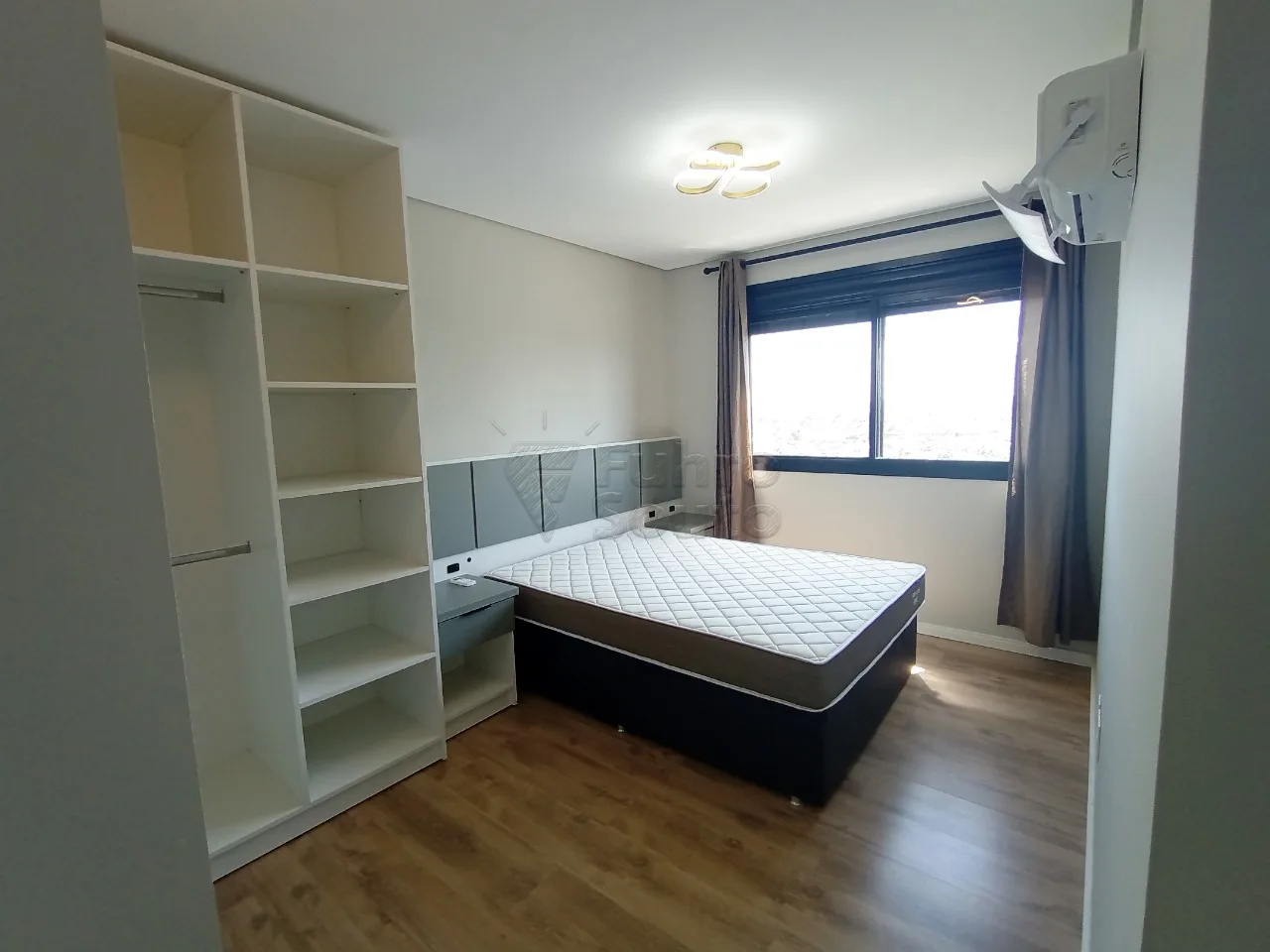 Comprar Apartamento / Padr&atilde;o em Pelotas R$ 675.000,00 - Foto 5