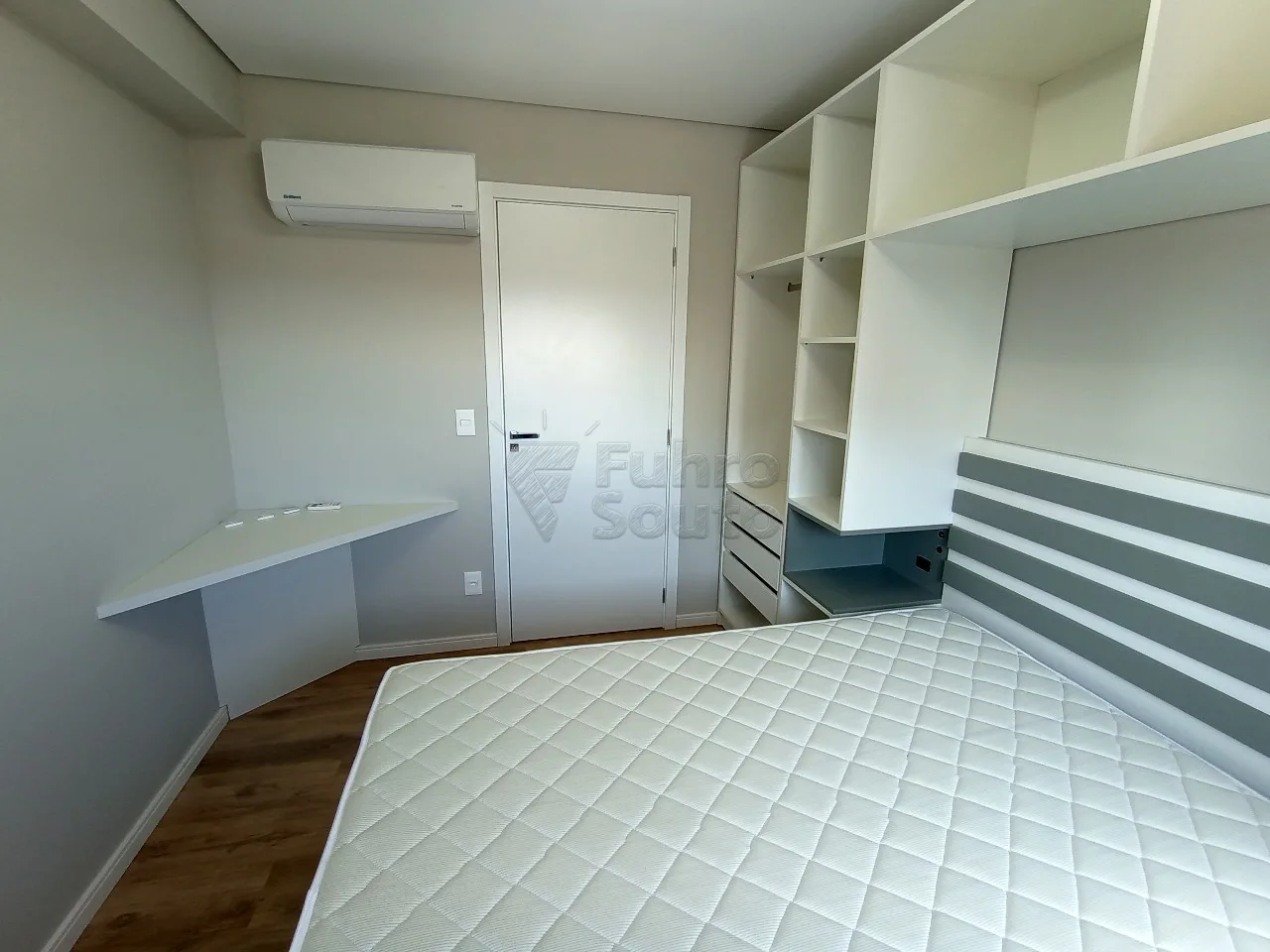 Comprar Apartamento / Padr&atilde;o em Pelotas R$ 675.000,00 - Foto 7