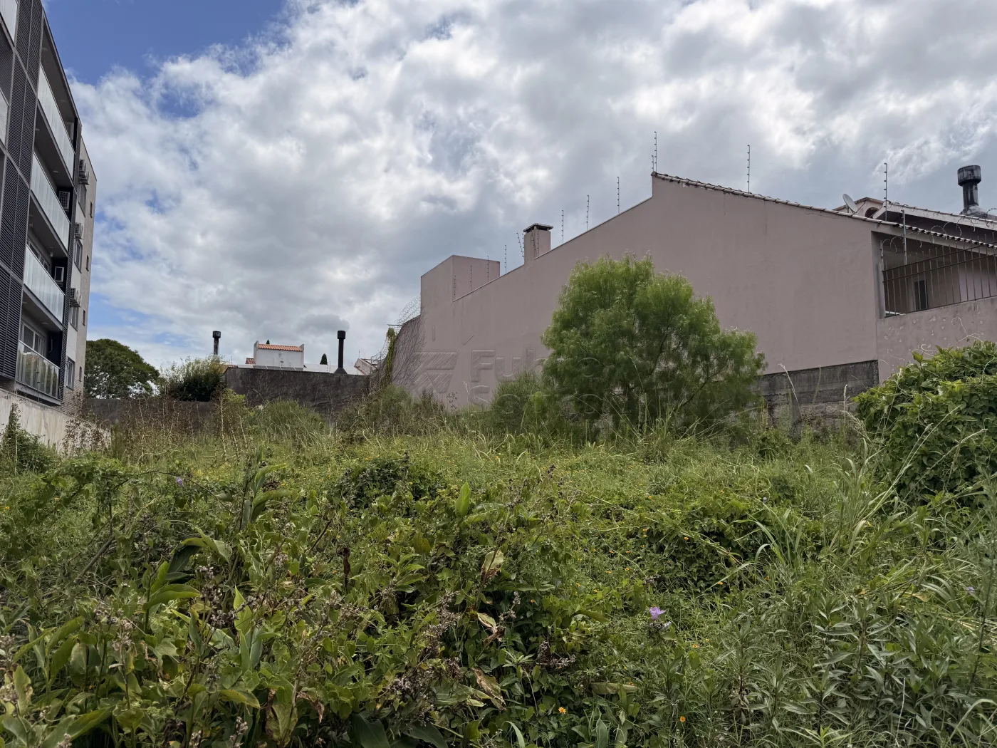 Comprar Terreno / Padr&atilde;o em Pelotas R$ 615.000,00 - Foto 2