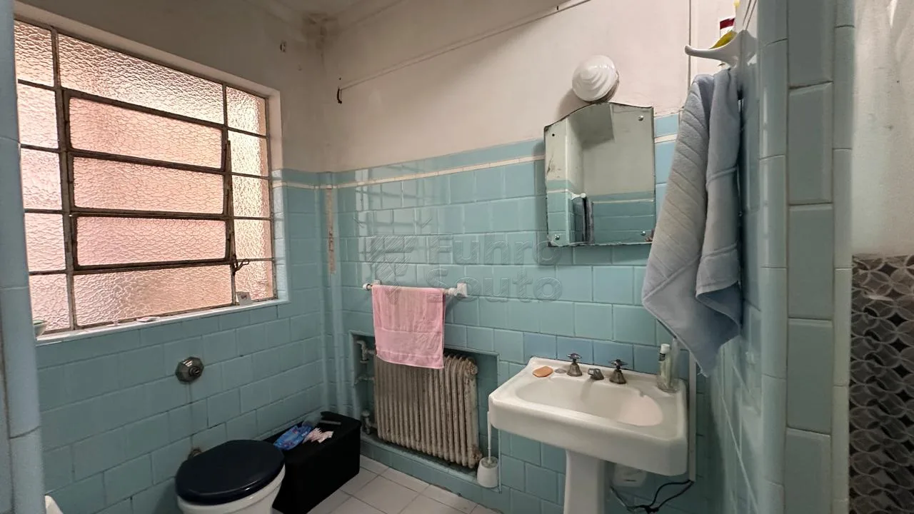 Comprar Apartamento / Padr&atilde;o em Pelotas R$ 170.000,00 - Foto 2