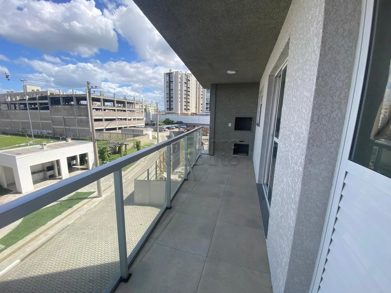 Comprar Apartamento / Padr&atilde;o em Pelotas R$ 380.000,00 - Foto 8