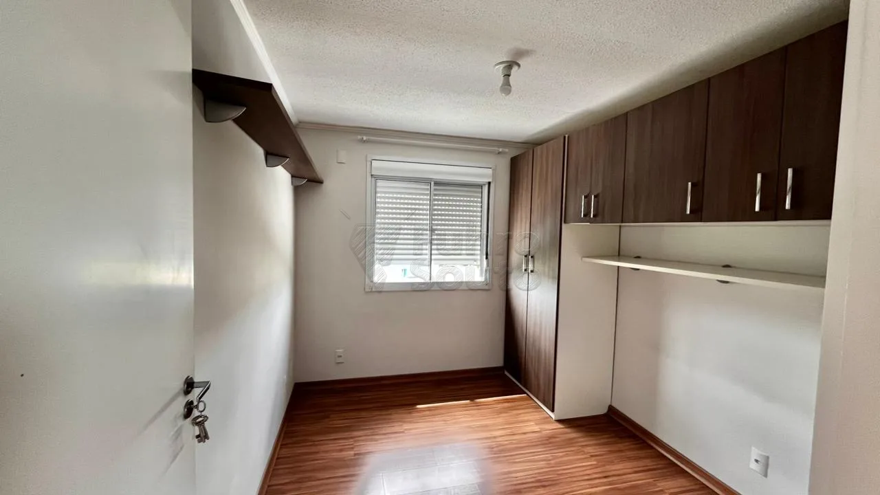Comprar Apartamento / Padr&atilde;o em Pelotas R$ 155.000,00 - Foto 4