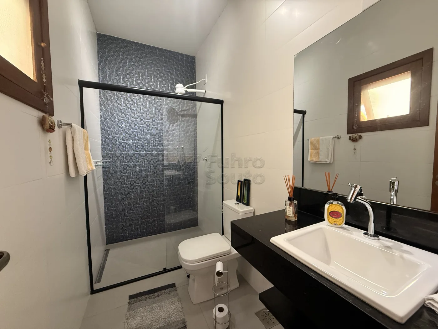 Comprar Casa / Padr&atilde;o em Pelotas R$ 480.000,00 - Foto 7