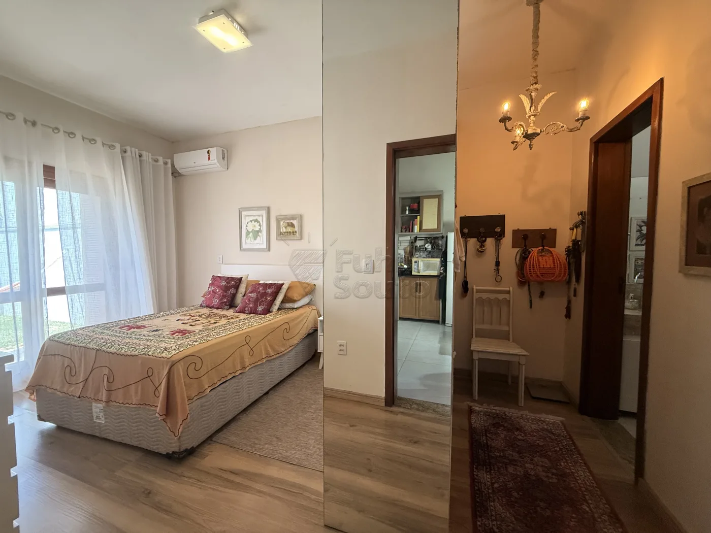 Comprar Casa / Padr&atilde;o em Pelotas R$ 480.000,00 - Foto 4