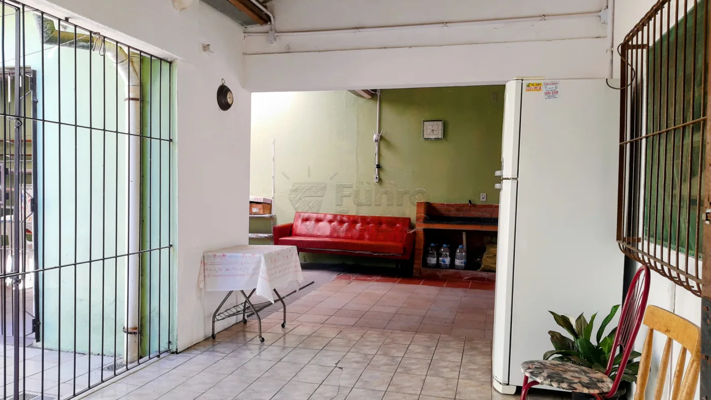 Comprar Casa / Padr&atilde;o em Pelotas R$ 650.000,00 - Foto 14