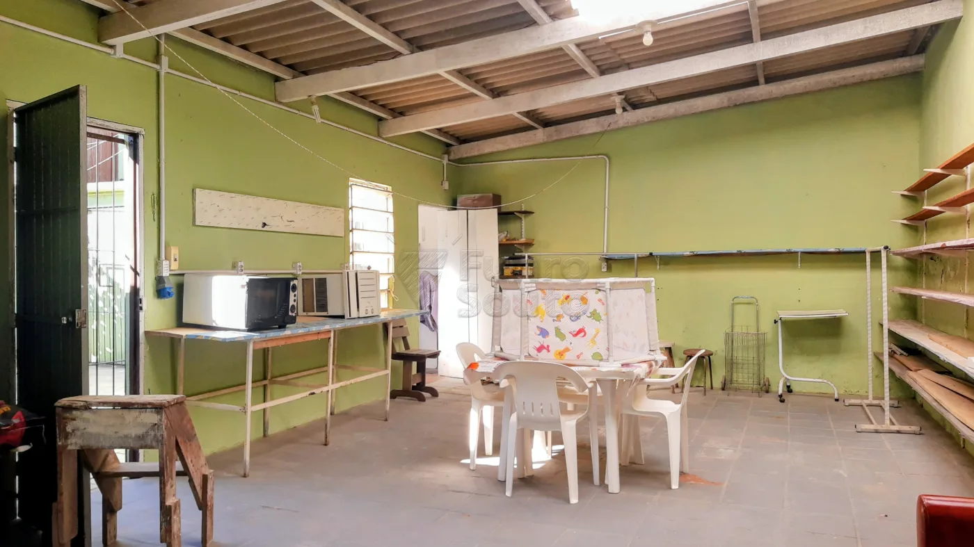 Comprar Casa / Padr&atilde;o em Pelotas R$ 650.000,00 - Foto 13