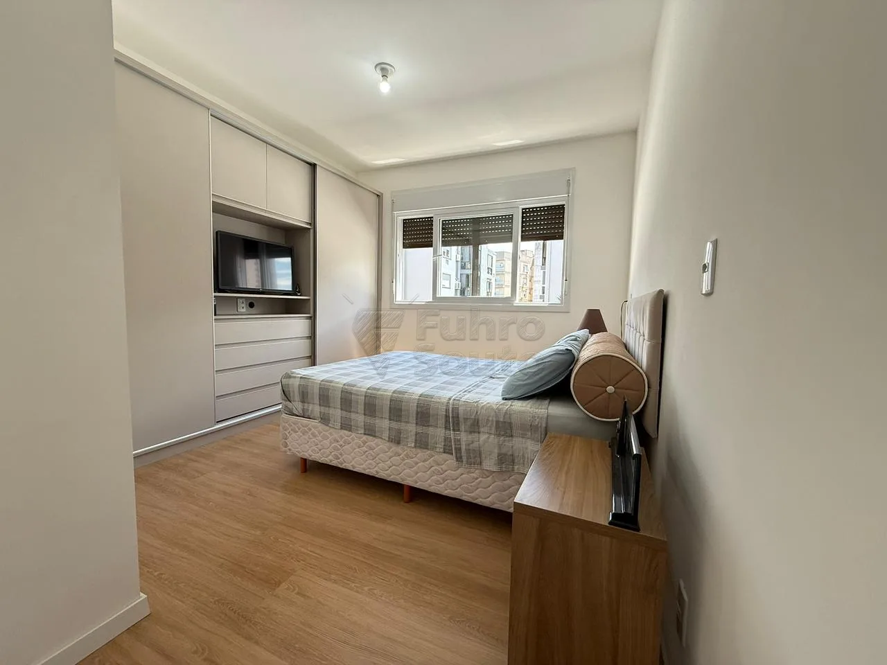 Comprar Apartamento / Padr&atilde;o em Pelotas R$ 485.000,00 - Foto 4