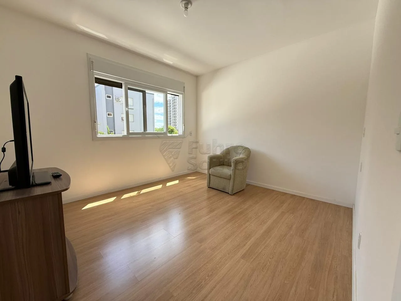 Comprar Apartamento / Padr&atilde;o em Pelotas R$ 485.000,00 - Foto 8